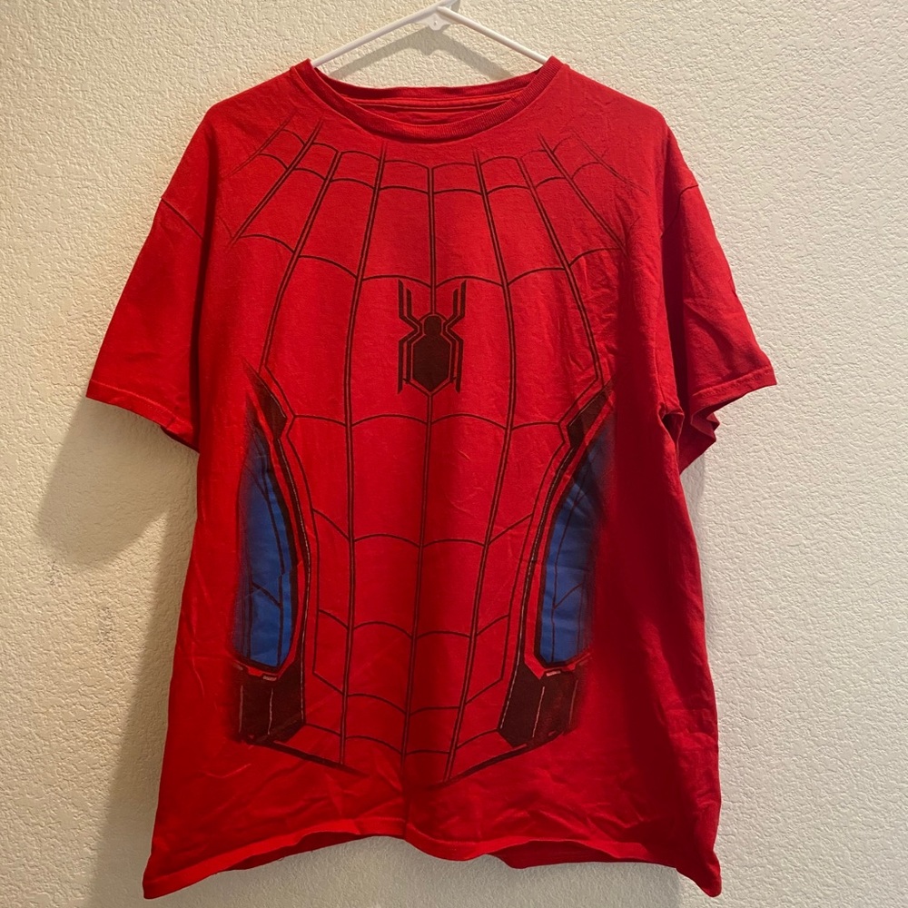 💛3/$15 Men’s Spider-Man shirt